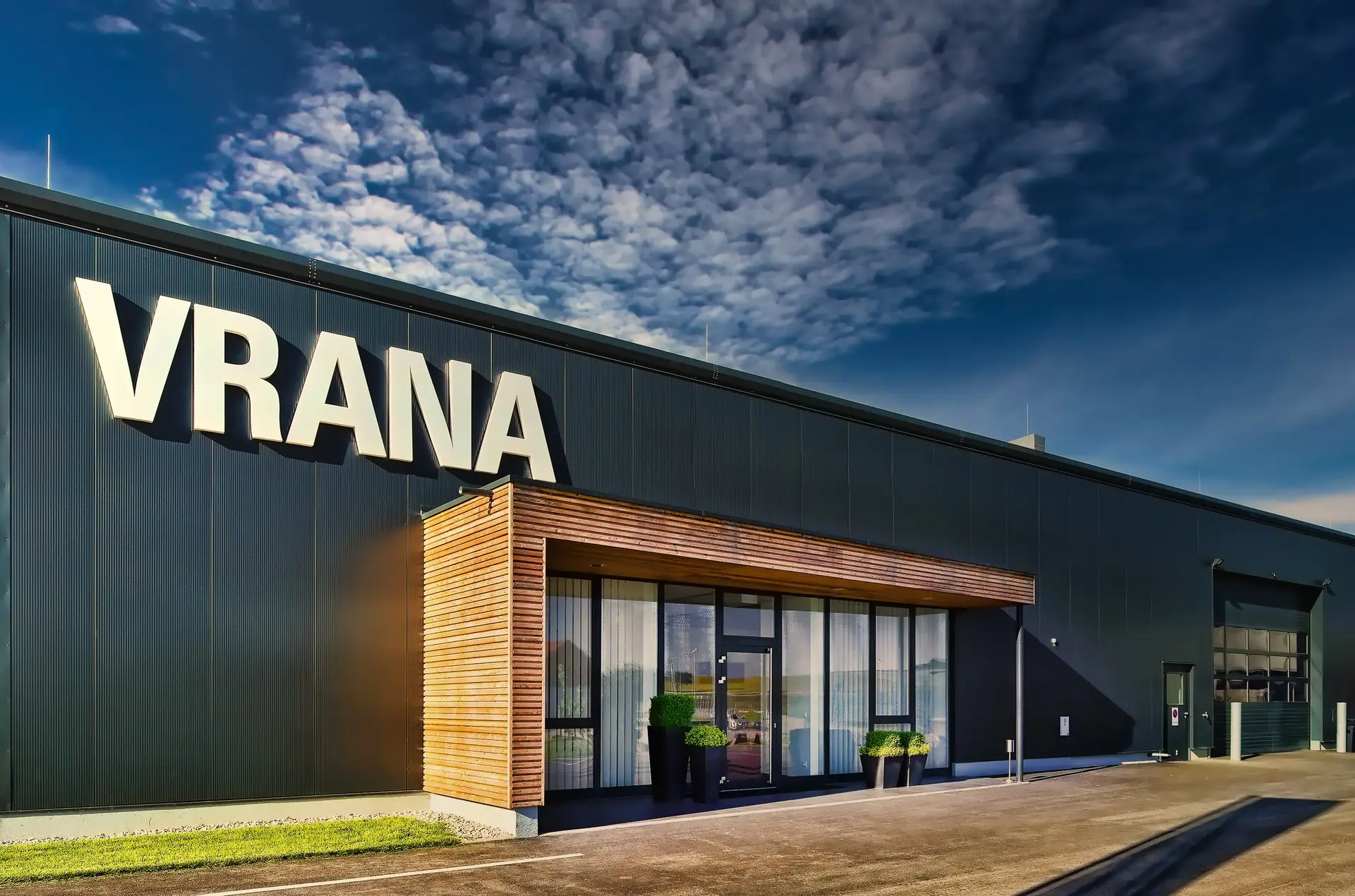 Neubau / Bürogebäude / Lagerhalle