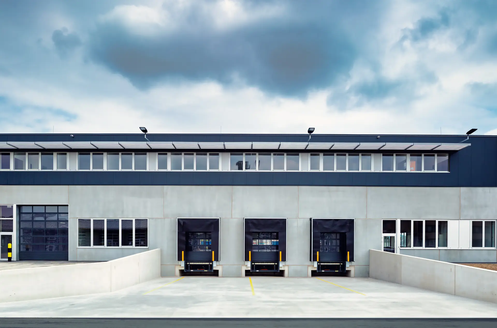 Neubau / Logistikzentrum / Lagerhalle / Büroflächen