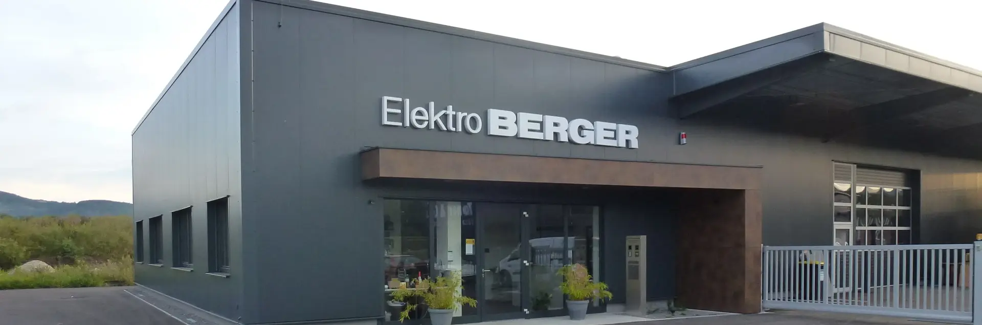 Neubau / Lagerhalle / Büros