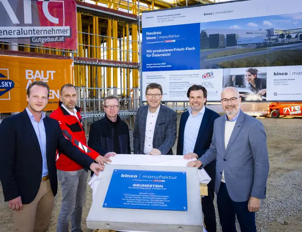 Unsere Kollegen Teamleiter DI Michael Kirschner, Projektleiter Ing. Günter Niedermayer und Prokurist Christoph Kleemann bei der Grundstienlegung