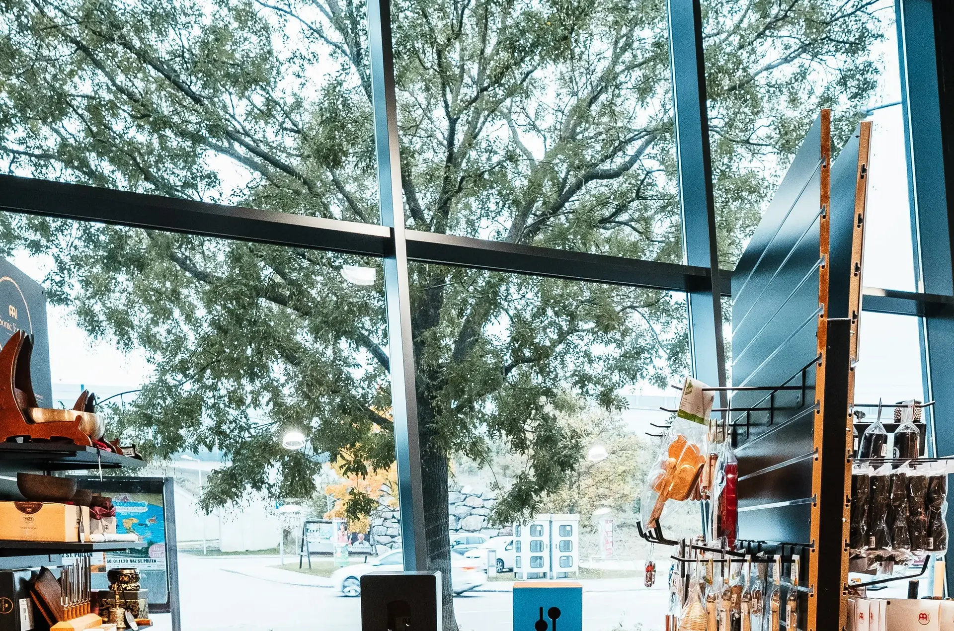 Neubau / Ausstellungshalle und Büros