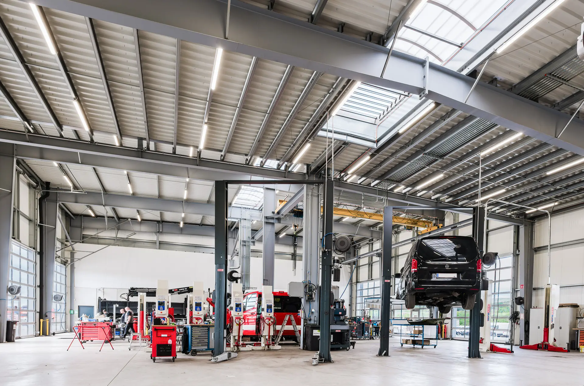 Neubau / Showroom / Werkstatt / Ersatzteillager / Büros