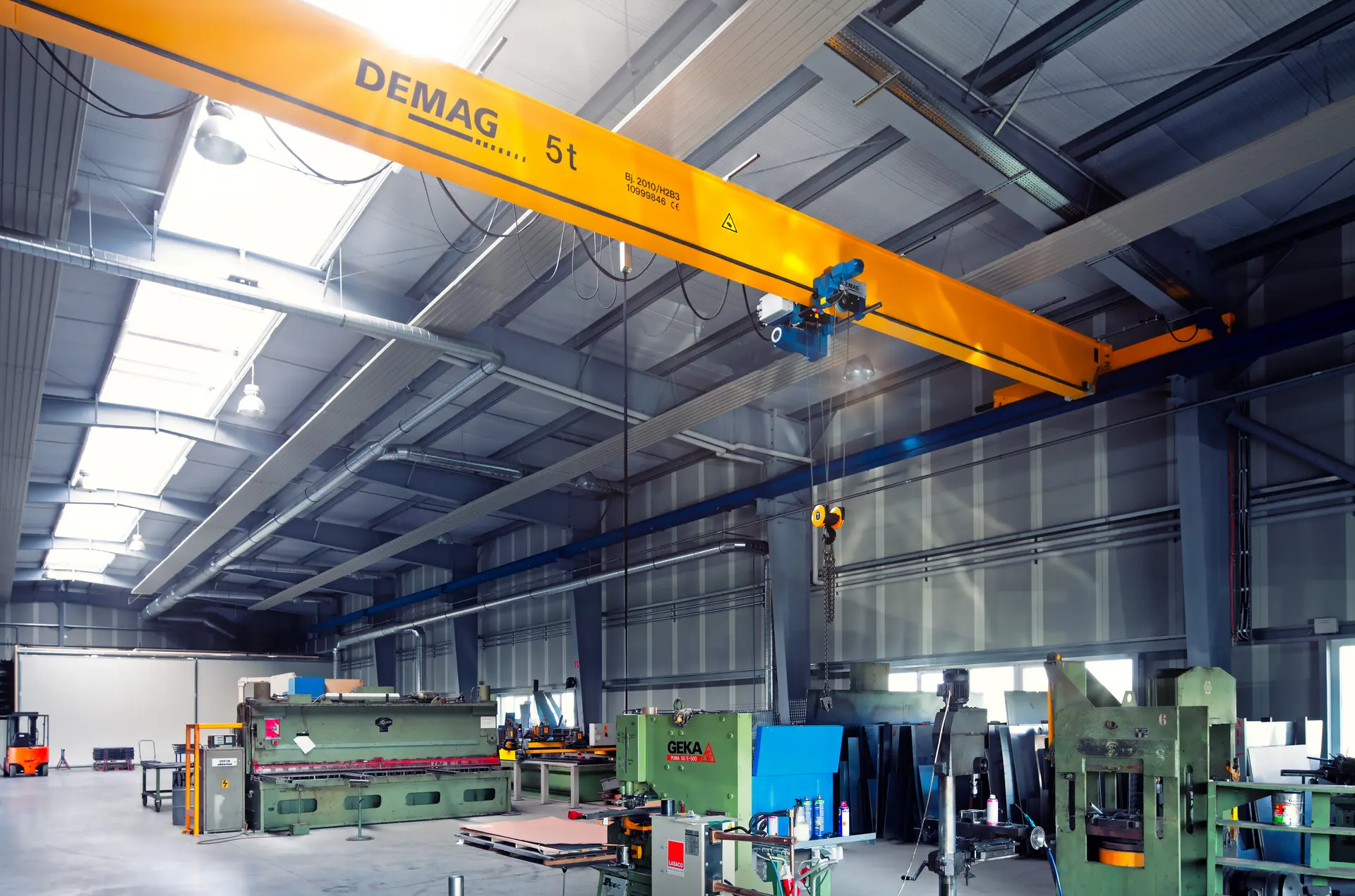 Neubau / Produktionshalle / Bürogebäude