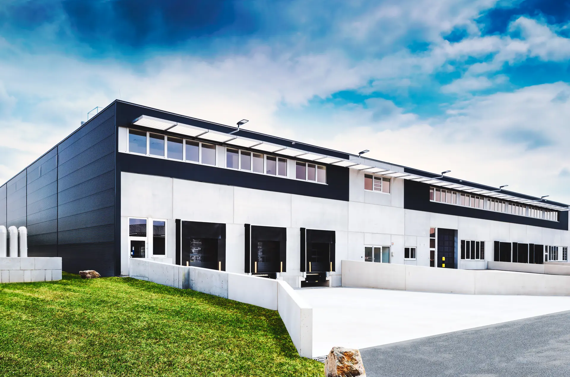 Neubau / Logistikzentrum / Lagerhalle / Büroflächen