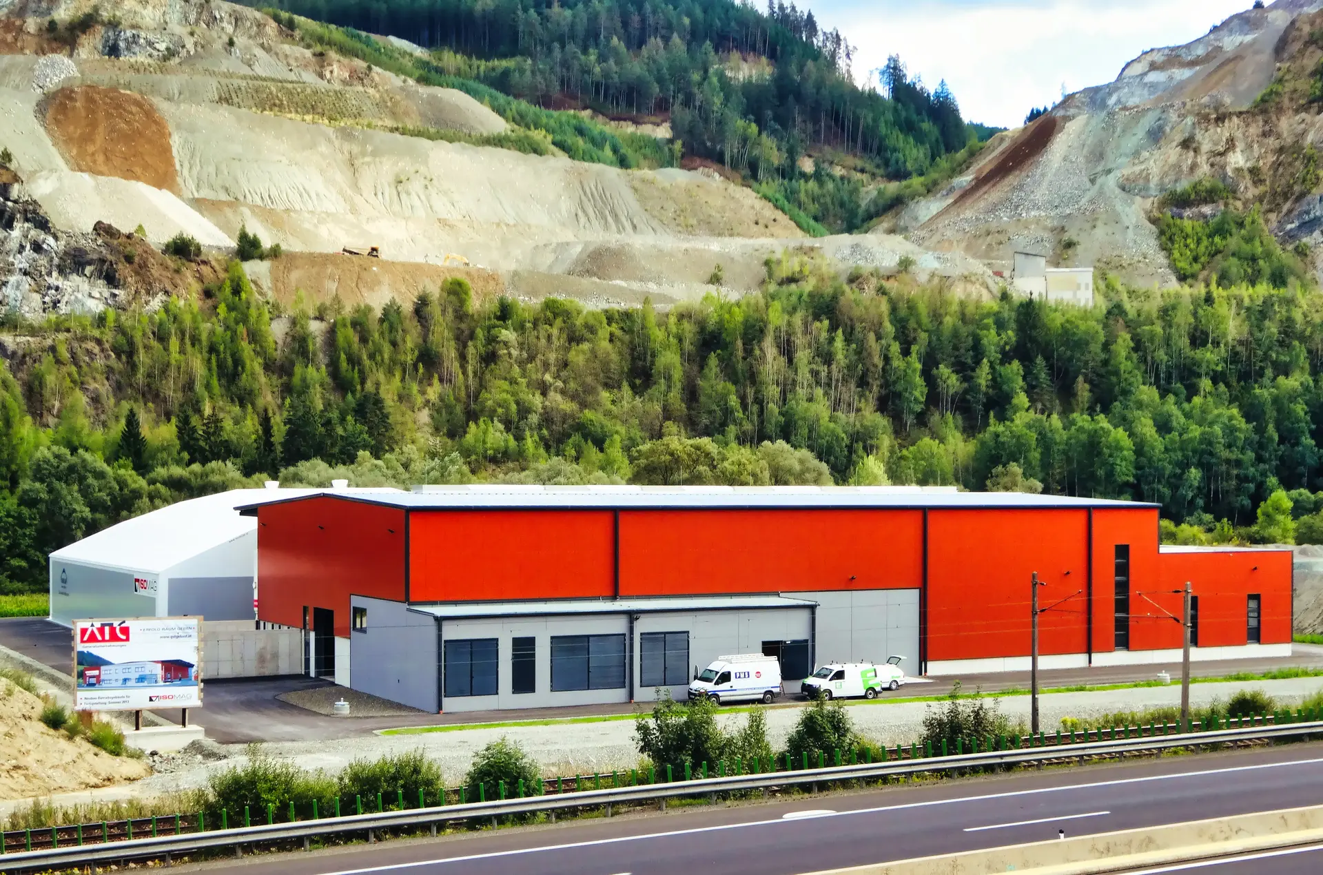 Neubau / Produktionshalle / Bürogebäude