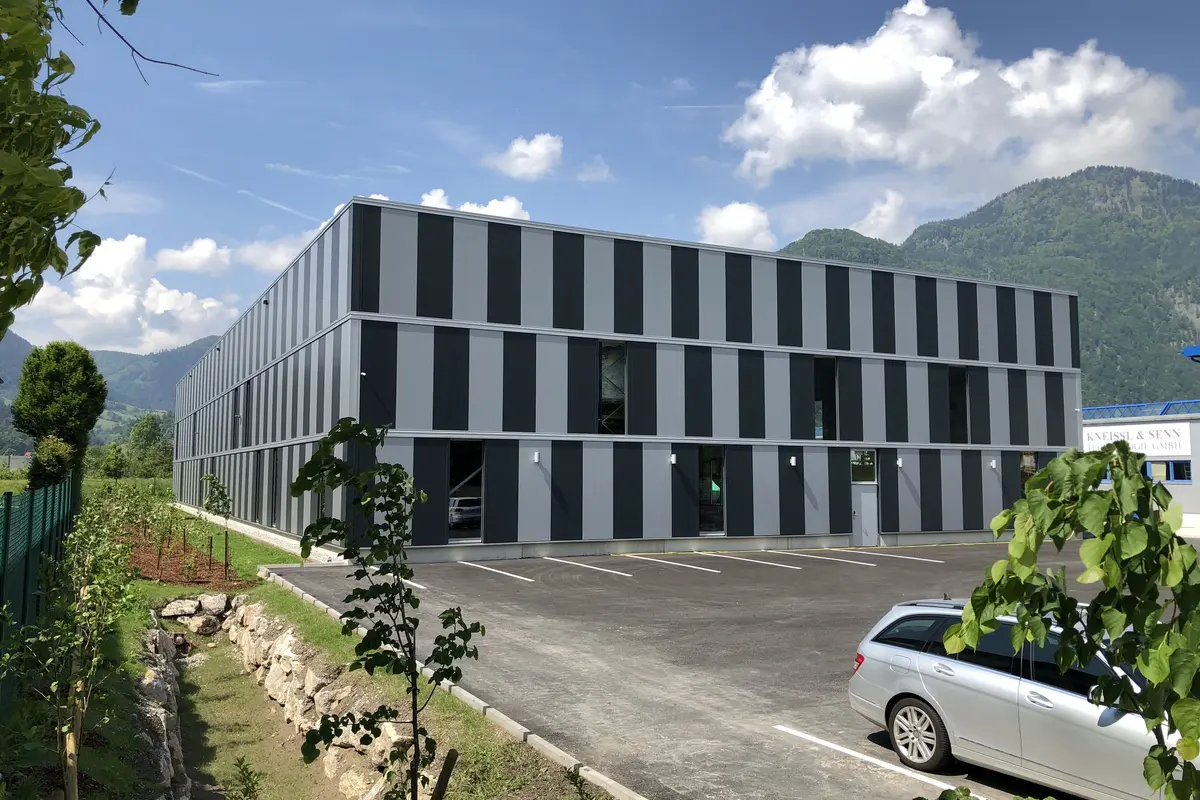 Kneissl & Senn außen