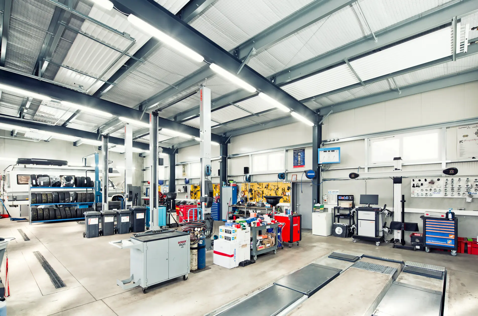 Neubau / Werkstätte / Lager / Büros