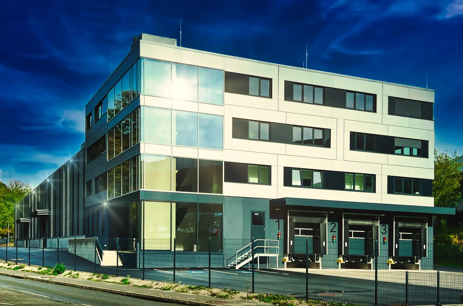 Neubau / Lager- und Logistikhalle / Bürogebäude