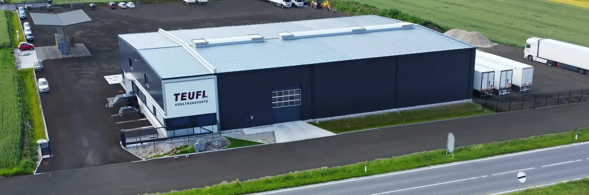 Neubau / Büros / Service- & Lagerhalle