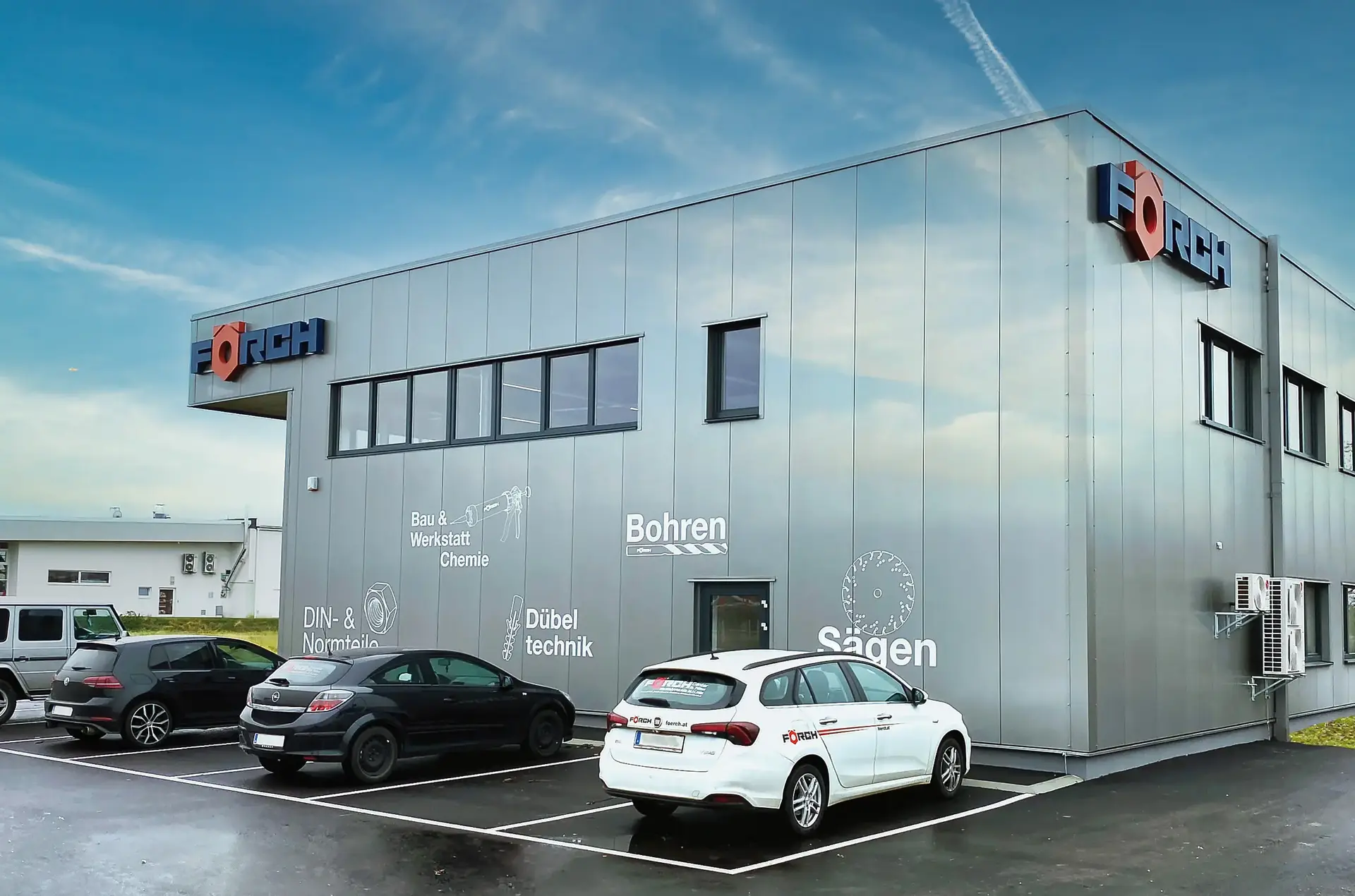 Neubau / Verkaufshalle / Büroeinbau