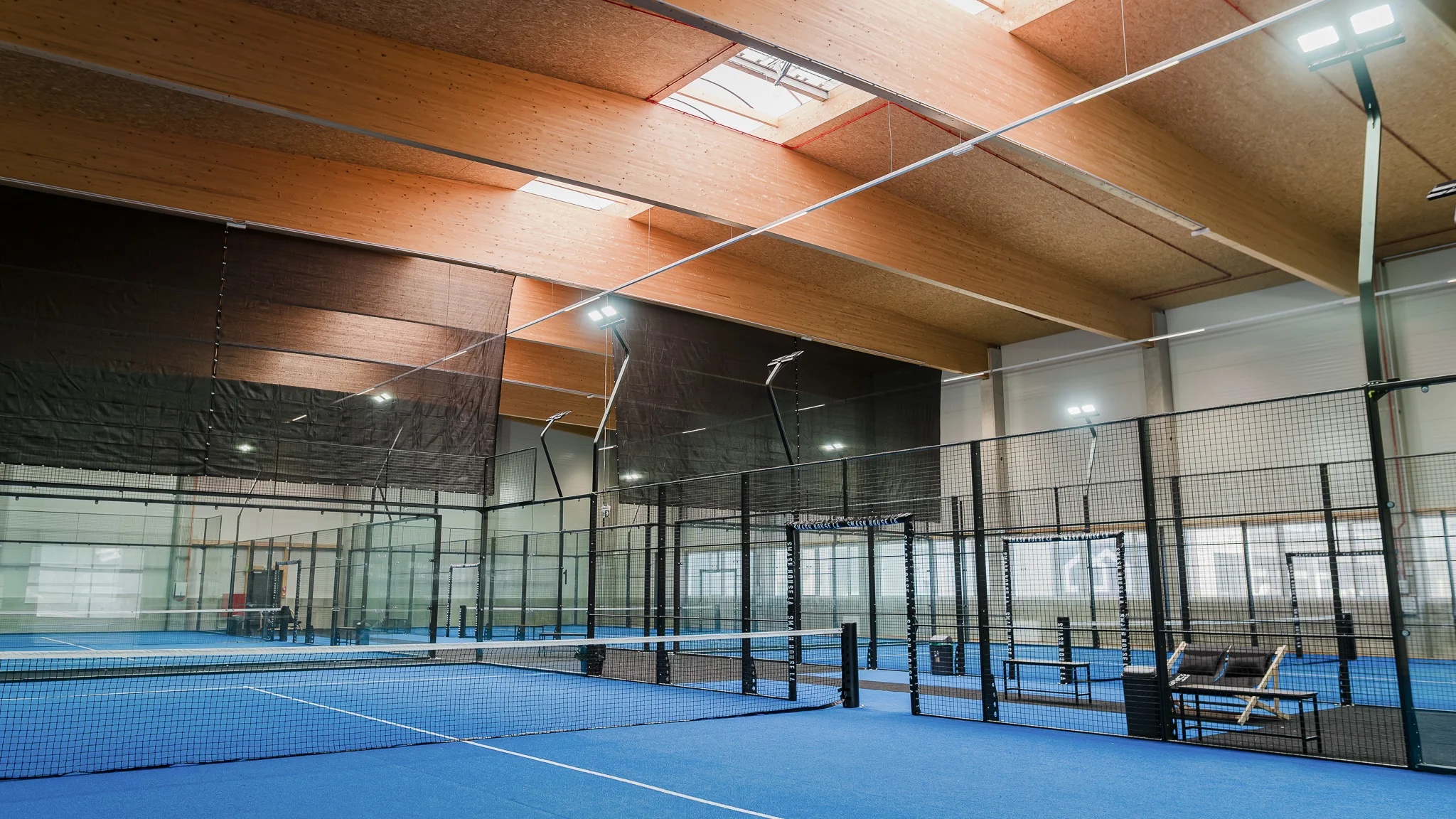 Padelhalle & Bürogebäude / Strohmaier Immo