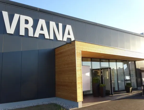 VRANA außen